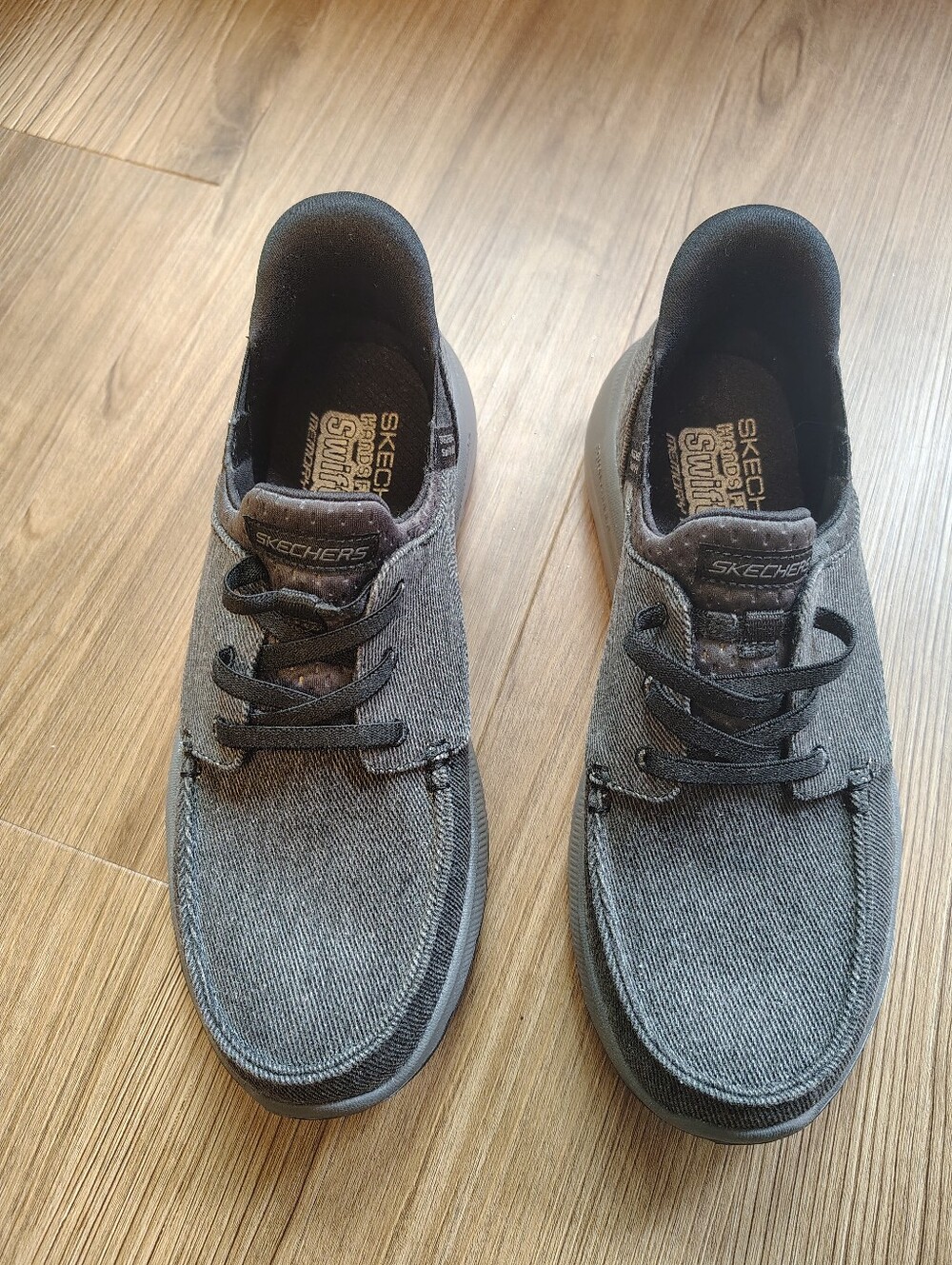 Skechers Men's Hands-free Canvas Sneaker. Sz 9M